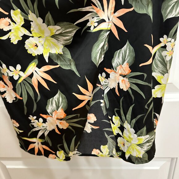 H&M DIVIDED Floral Wrap Skirt Size 4 - Picture 3 of 11